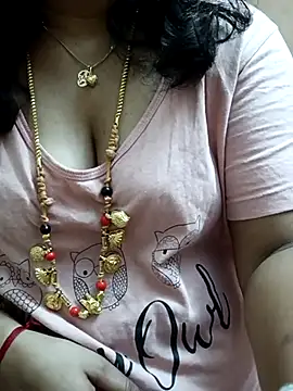 Snapshot of gaurika18 chatting on March 10, 2025, 11:06 pm gaurika18 online show from March 10, 2025, 11:06 pm