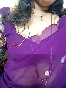 Snapshot of gaurika18 chatting on September 10, 2025, 1:22 pm gaurika18 online show from September 10, 2025, 1:22 pm