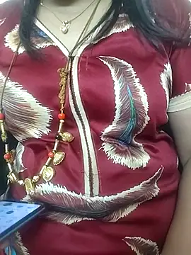 Snapshot of gaurika18 chatting on November 3, 2025, 2:29 pm gaurika18 online show from November 3, 2025, 2:29 pm