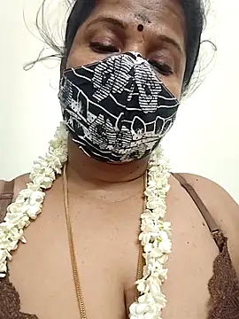 gaurika18 online show from April 18, 2026, 7:58 pm