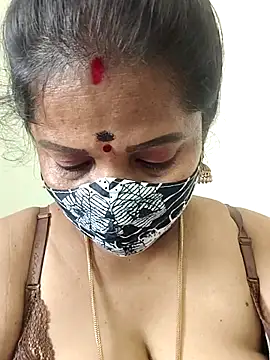 gaurika18 online show from April 28, 2026, 3:44 am