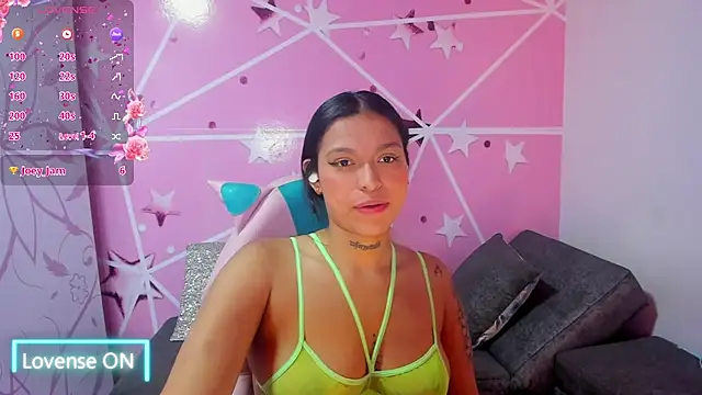 Snapshot of samantha_simur chatting on December 6, 2024, 5:42 am samantha simur online show from December 6, 2024, 5:42 am