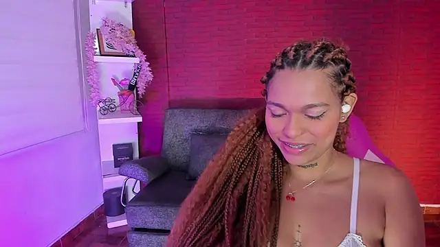 Snapshot of samantha_simur chatting on February 5, 2025, 5:20 am samantha simur online show from February 5, 2025, 5:20 am