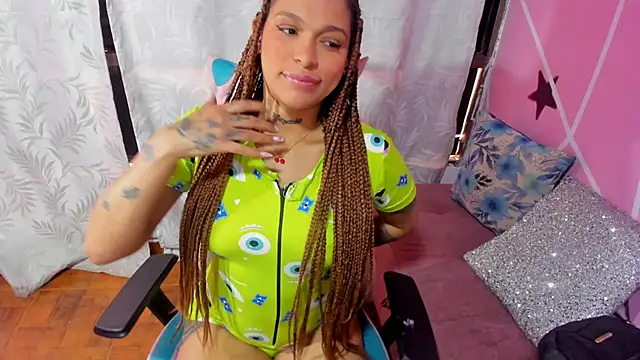 Snapshot of samantha_simur chatting on February 28, 2025, 1:03 pm samantha simur online show from February 28, 2025, 1:03 pm