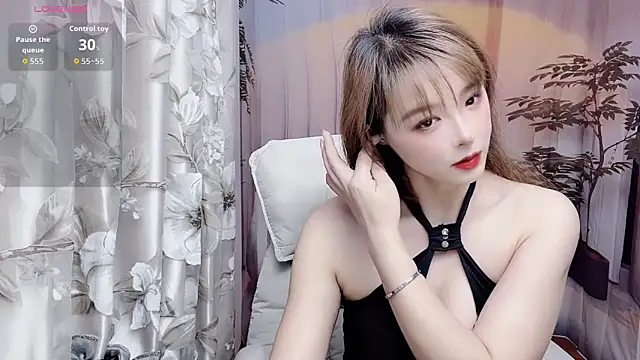 NINIbaby-99 online show from May 25, 2026, 4:24 pm