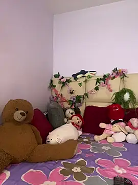 Snapshot of kymmgolden chatting on May 15, 2026, 12:12 pm kymmgolden online show from May 15, 2026, 12:12 pm