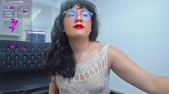 Elith Berry69 online show from March 5, 2025, 9:59 pm