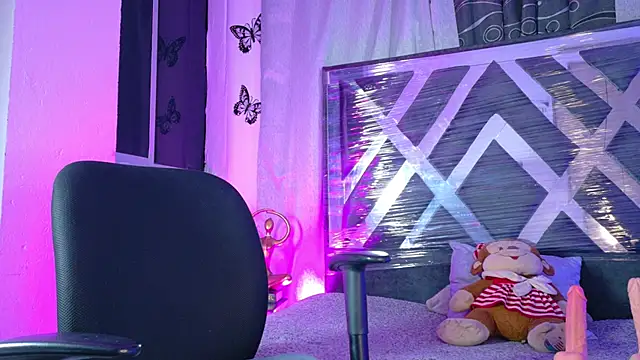 meggan 77 online show from February 11, 2026, 5:34 am