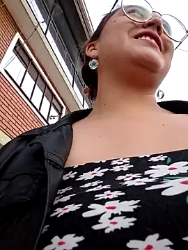 lara moon25 online show from September 27, 2025, 8:14 pm