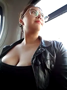 lara moon25 online show from September 30, 2025, 9:09 pm