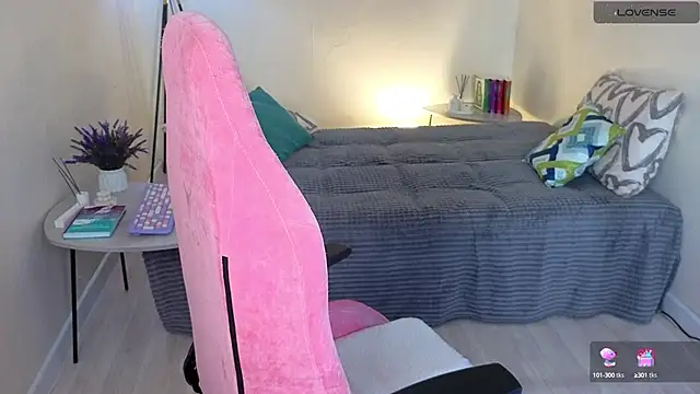 Lill Mary online show from March 13, 2025, 3:54 am