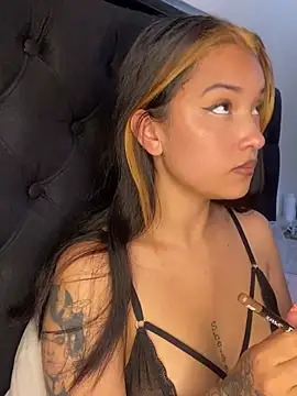 baby lizy online show from December 21, 2024, 5:07 pm