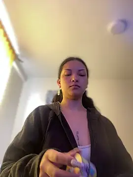 baby lizy online show from March 18, 2026, 3:48 pm