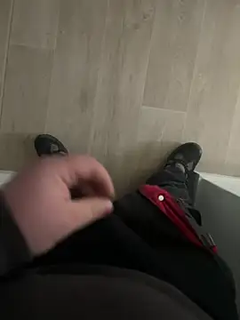 Snapshot of lescoquin2215 chatting on January 23, 2025, 9:39 am lescoquin2215 online show from January 23, 2025, 9:39 am