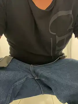 Snapshot of CBaizon chatting on December 27, 2024, 9:32 pm CBaizon online show from December 27, 2024, 9:32 pm