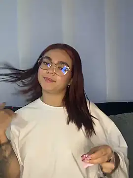 Snapshot of camianddanna chatting on December 17, 2024, 10:54 pm camianddanna online show from December 17, 2024, 10:54 pm