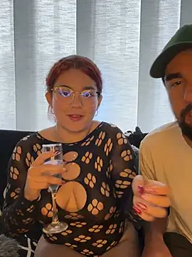 Snapshot of camianddanna chatting on December 24, 2024, 5:34 pm camianddanna online show from December 24, 2024, 5:34 pm