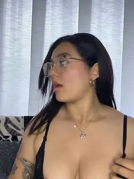 Snapshot of camianddanna chatting on January 27, 2025, 8:39 pm camianddanna online show from January 27, 2025, 8:39 pm