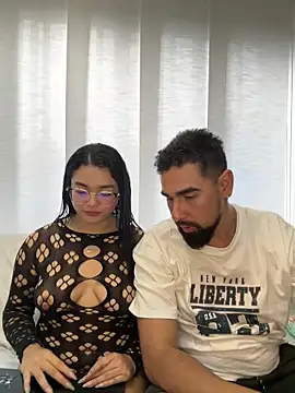 Snapshot of camianddanna chatting on January 30, 2025, 10:19 pm camianddanna online show from January 30, 2025, 10:19 pm