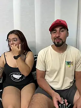 Snapshot of camianddanna chatting on March 12, 2025, 4:19 am camianddanna online show from March 12, 2025, 4:19 am