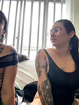 Snapshot of camianddanna chatting on December 2, 2025, 2:23 pm camianddanna online show from December 2, 2025, 2:23 pm