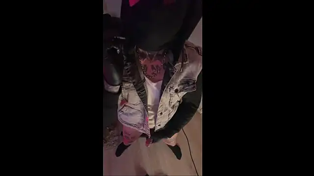 Snapshot of LuggiJack chatting on January 1, 2025, 8:13 am LuggiJack online show from January 1, 2025, 8:13 am