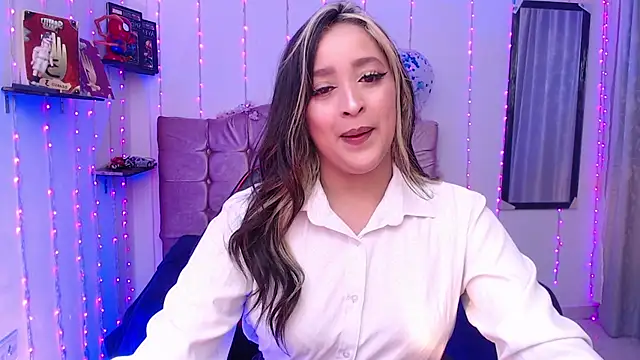 Snapshot of sapphire_lilac chatting on February 6, 2025, 4:10 am sapphire lilac online show from February 6, 2025, 4:10 am