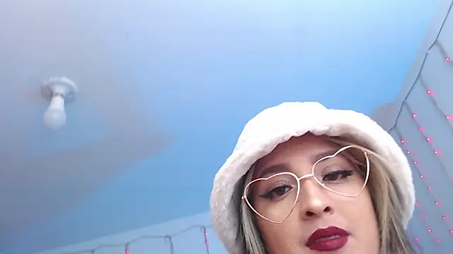 Snapshot of sapphire_lilac chatting on March 10, 2025, 1:34 am sapphire lilac online show from March 10, 2025, 1:34 am