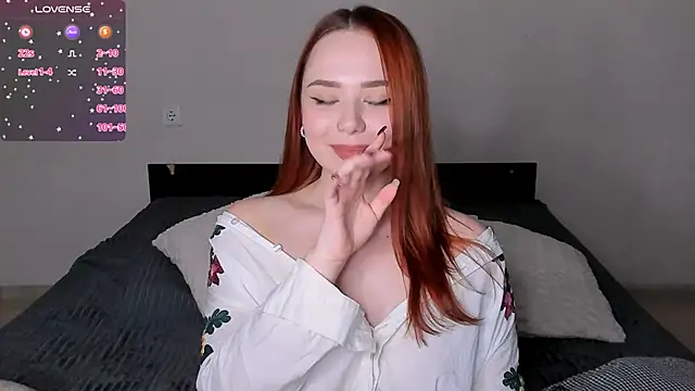 Snapshot of LittleKiitten chatting on December 8, 2024, 2:41 pm LittleKiitten online show from December 8, 2024, 2:41 pm