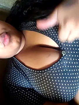 Snapshot of vic_pretynhaa chatting on May 6, 2026, 12:32 pm vic pretynhaa online show from May 6, 2026, 12:32 pm