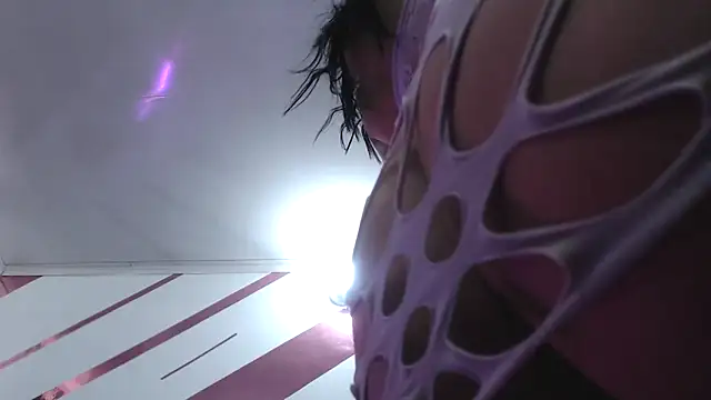 Kitten Hot  online show from September 30, 2025, 4:34 pm