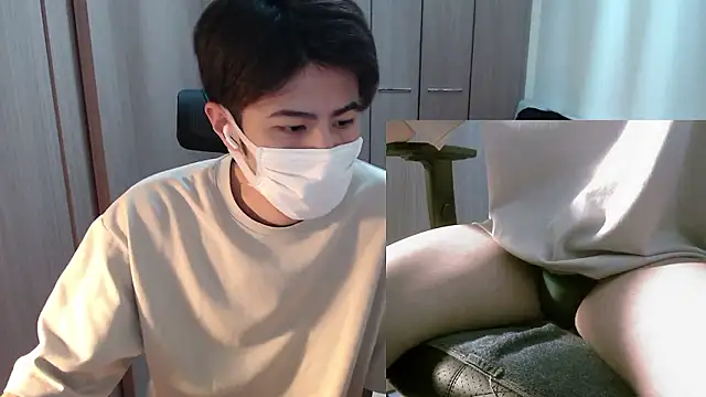 Snapshot of ryota_kkk chatting on April 11, 2026, 12:09 pm ryota kkk online show from April 11, 2026, 12:09 pm