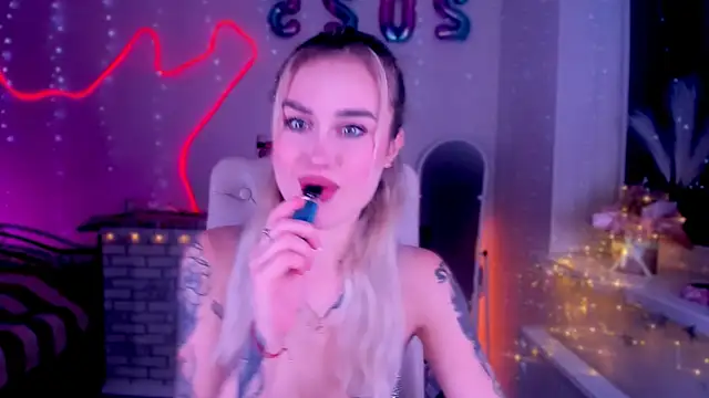  Ravenaa online show from February 3, 2025, 1:51 pm