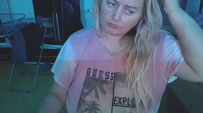 Meliss Official9 online show from February 24, 2025, 8:03 pm