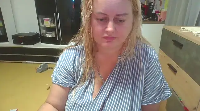 Meliss Official9 online show from February 25, 2025, 7:14 pm