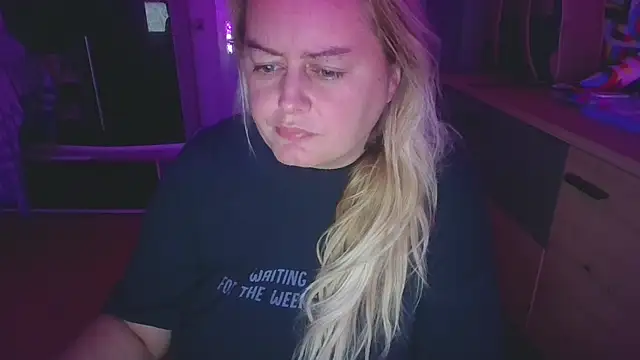 Meliss Official9 online show from March 13, 2025, 7:17 pm