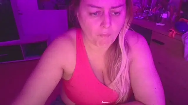 Snapshot of Meliss_Official9 chatting on December 20, 2025, 8:49 pm Meliss Official9 online show from December 20, 2025, 8:49 pm