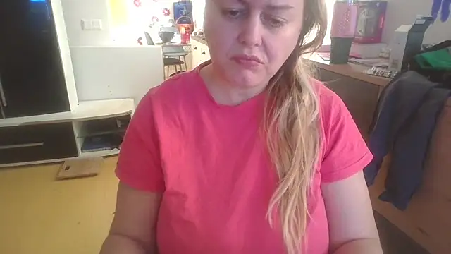 Snapshot of Meliss_Official9 chatting on February 22, 2026, 11:31 am Meliss Official9 online show from February 22, 2026, 11:31 am