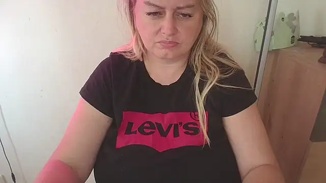 Meliss Official9 online show from July 28, 2026, 6:31 am