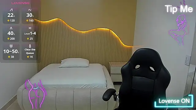 MAGNOLEROY online show from April 11, 2026, 1:37 pm