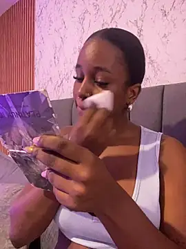 Snapshot of AkiraHomers chatting on January 11, 2025, 11:02 pm AkiraHomers online show from January 11, 2025, 11:02 pm