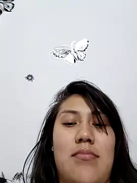 Catalehia Milk online show from November 16, 2025, 4:18 am