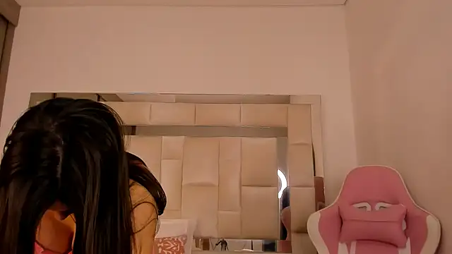 Snapshot of isabella_gomez11 chatting on December 3, 2024, 6:38 pm isabella gomez11 online show from December 3, 2024, 6:38 pm