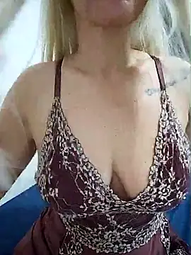 Snapshot of Biaangel34 chatting on October 5, 2025, 9:40 am Biaangel34 online show from October 5, 2025, 9:40 am