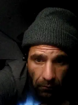 Snapshot of fitguy7124u chatting on December 1, 2025, 5:12 am fitguy7124u online show from December 1, 2025, 5:12 am