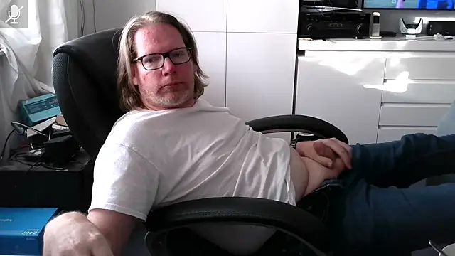 Snapshot of VSteph chatting on May 8, 2026, 5:40 pm VSteph online show from May 8, 2026, 5:40 pm
