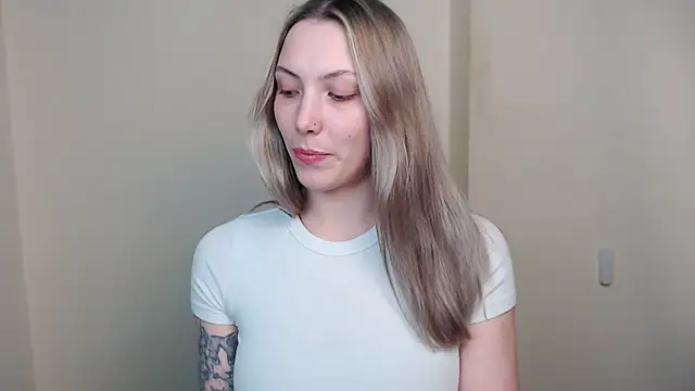 VanessaMay  online show from April 13, 2026, 4:23 pm