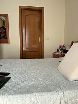 Snapshot of soli-lov chatting on July 17, 2026, 12:01 pm soli-lov online show from July 17, 2026, 12:01 pm