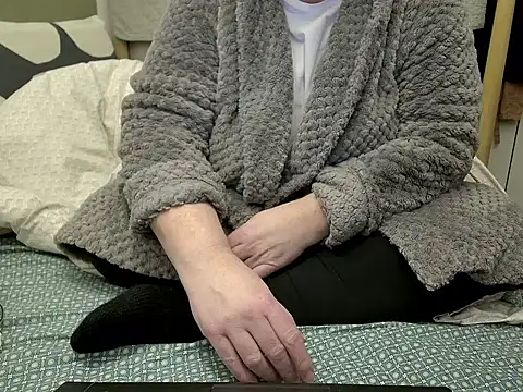 Snapshot of MarthaBriest chatting on February 1, 2026, 3:27 am MarthaBriest online show from February 1, 2026, 3:27 am