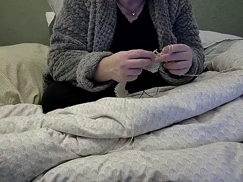 Snapshot of MarthaBriest chatting on February 1, 2026, 3:32 pm MarthaBriest online show from February 1, 2026, 3:32 pm